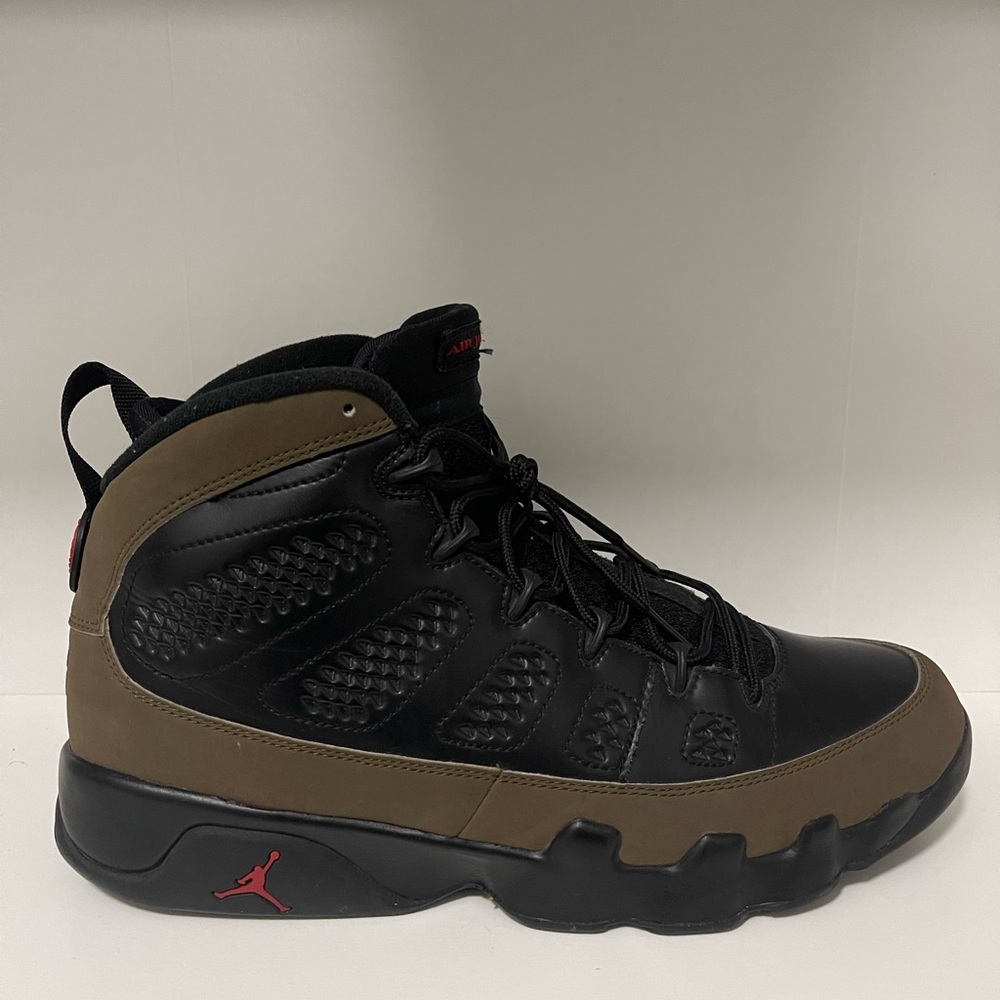 Nike Jordan 9 Olive Size 11.5 EUC